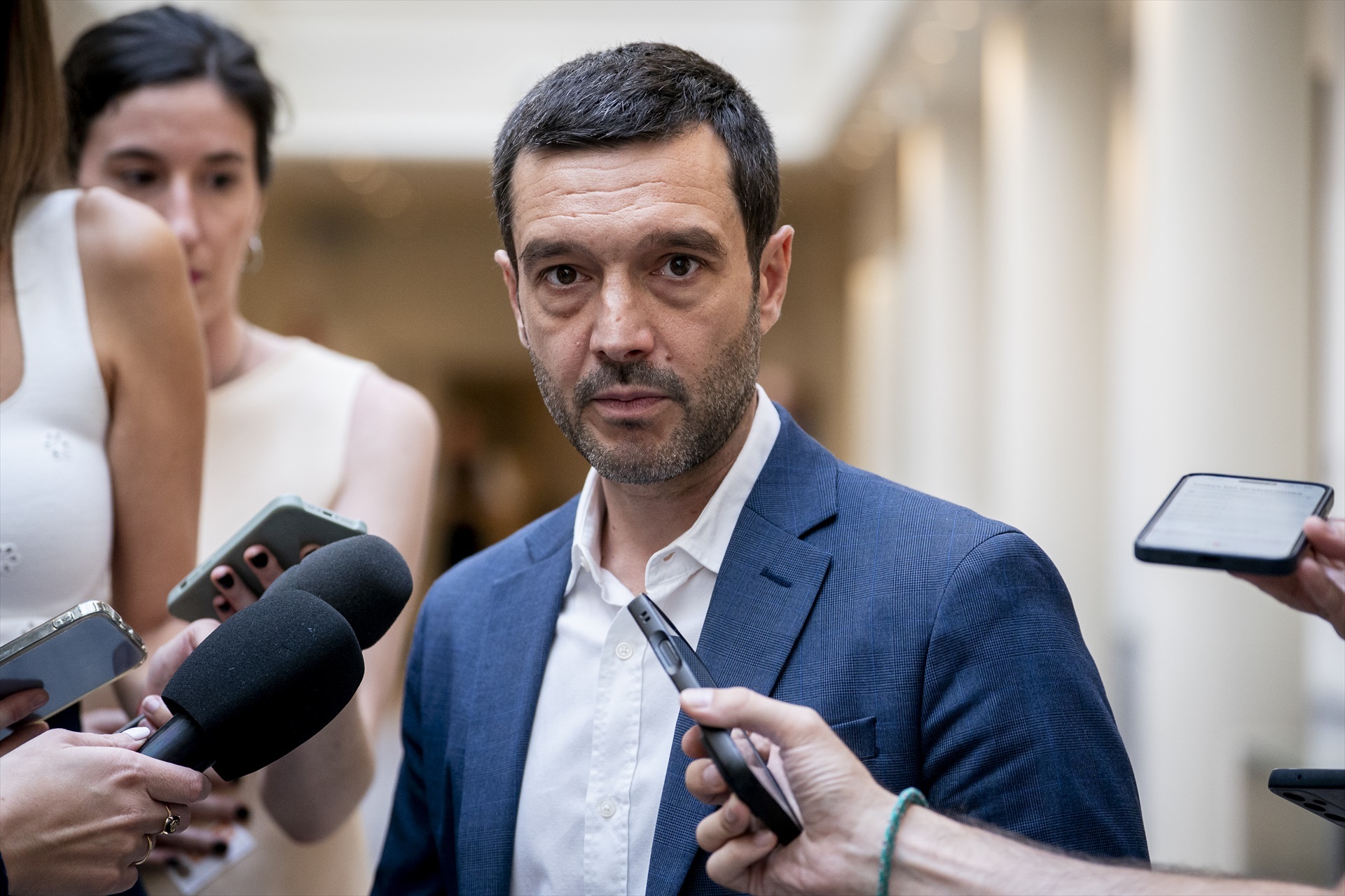 El ministro de Derechos Sociales, Consumo y Agenda 2030, Pablo Bustinduy, a su llegada a una sesion de control al Gobierno, en el Senado, a 9 de septiembre de 2025.