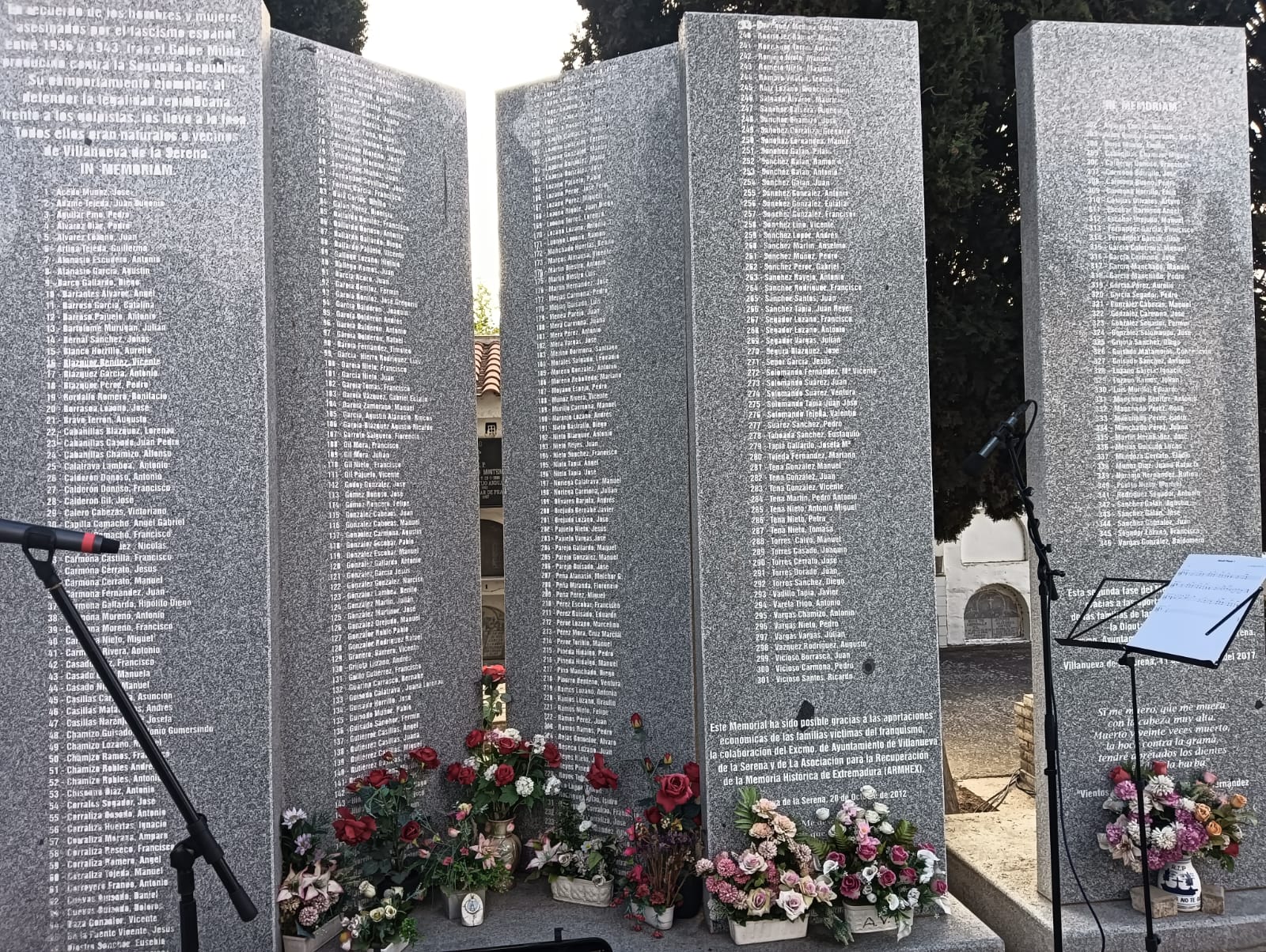Memorial de las mas de 300 victimas de la fosa de Villanueva de la Serena, en Badajoz. Memorial de las mas de 300 victimas de la fosa de Villanueva de la Serena, en Badajoz.