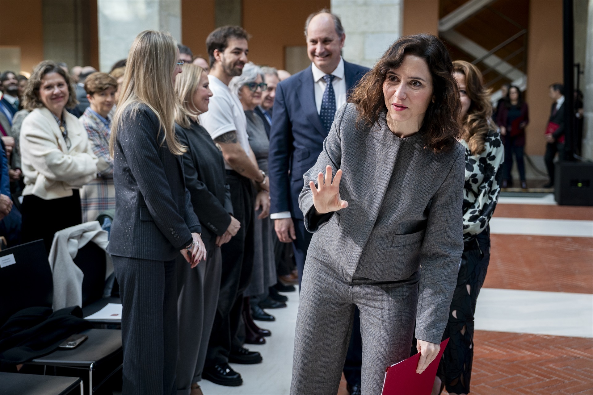 El cese del consejero de Educación de Ayuso provoca varias dimisiones ...