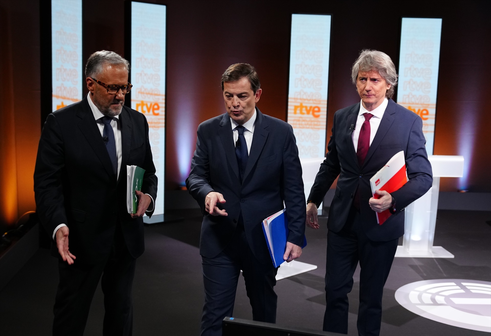 La inmigración tensa a PP y Vox durante el debate de Castilla y León y ...