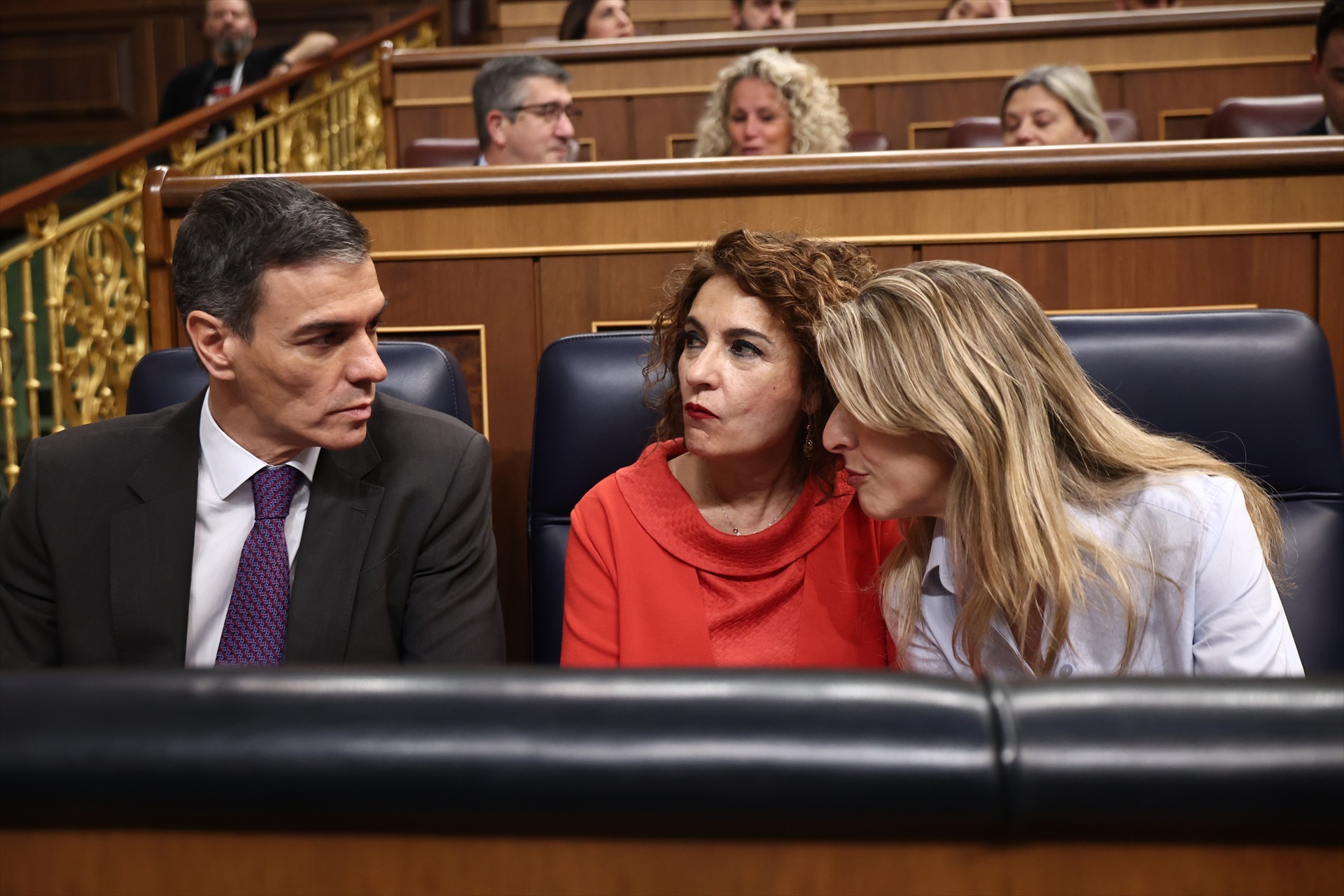 El Gobierno rebaja al 10% el IVA de los carburantes, la luz y el gas ...