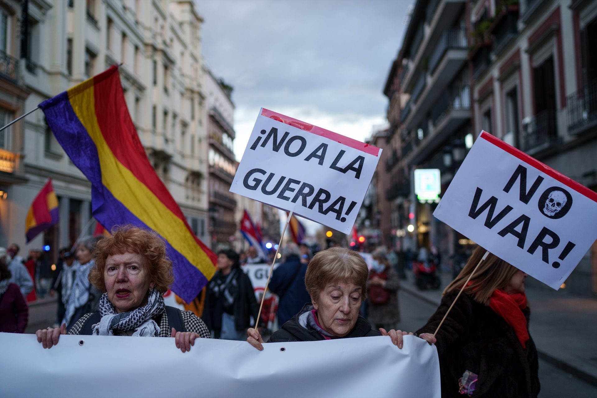 La guerra por el 'No a la guerra': ¿ha arrebatado el PSOE esta bandera ...