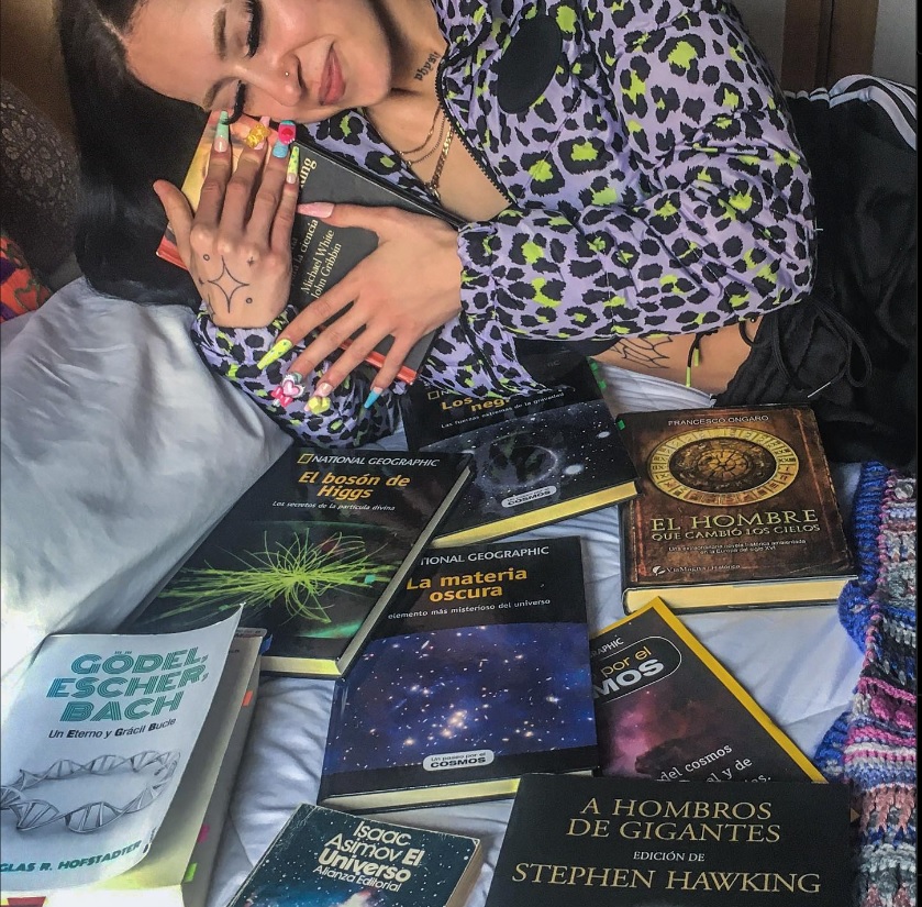 Algunos de los libros favoritos de Alba Moreno. Foto: Instagram