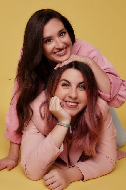 Carolina Iglesias y Victoria Martín en una foto promocional de la sexta temporada de 'Estirando el Chicle'.