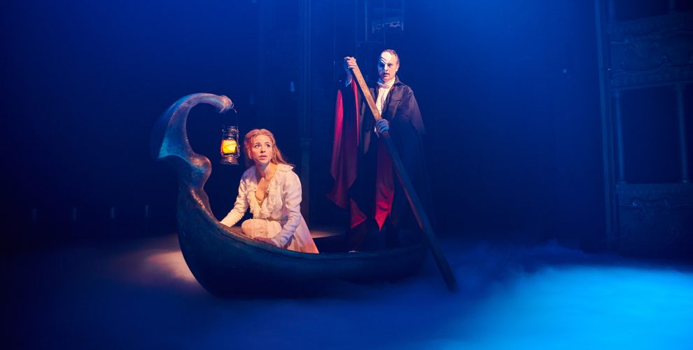 Escena del secuestro de Christine en 'El fantasma de la Ópera'. Foto: Letsgo Company